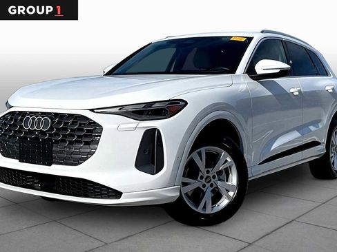 Used 2025 Audi Q5 Premium image 1