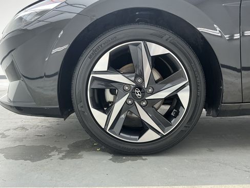 Used 2023 Hyundai Elantra SEL w/ Convenience Package image 16