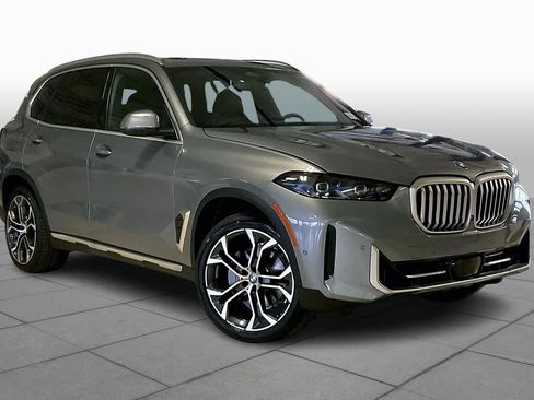New 2026 BMW X5 sDrive40i w/ Premium Package image 2