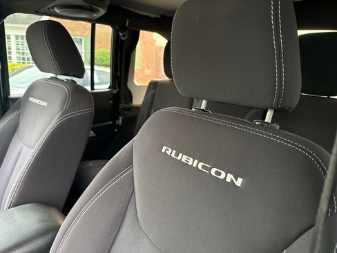 Used 2014 Jeep Wrangler Unlimited Rubicon w/ Connectivity Group AWD/4WD image 18