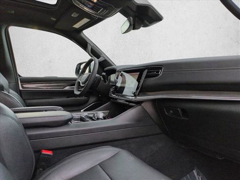 Used 2022 Jeep Wagoneer Series II w/ Premium Group I image 25