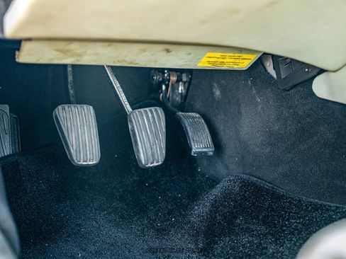Used 2000 Aston Martin DB7 Vantage RWD image 18