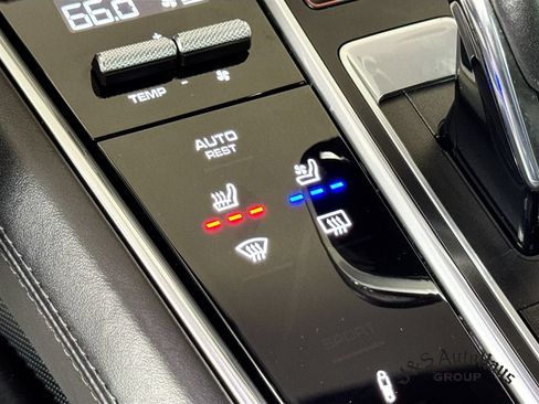 Used 2020 Porsche Panamera GTS AWD/4WD image 27