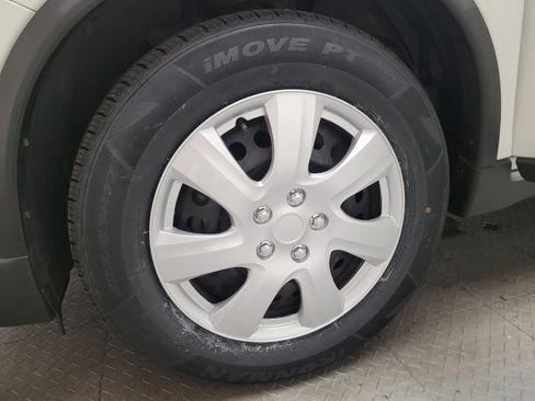 Used 2019 Nissan Rogue S FWD image 31