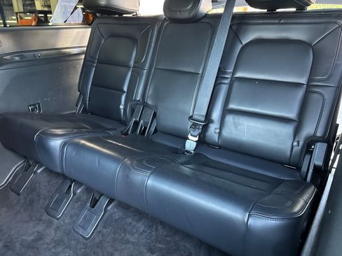 Certified 2019 Lincoln Navigator Reserve AWD/4WD image 15