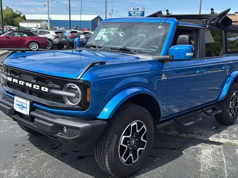 Used 2024 Ford Bronco Outer Banks AWD/4WD image 3
