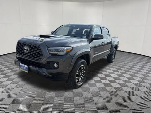 Used 2022 Toyota Tacoma TRD Sport w/ TRD Premium Sport Package AWD/4WD image 12