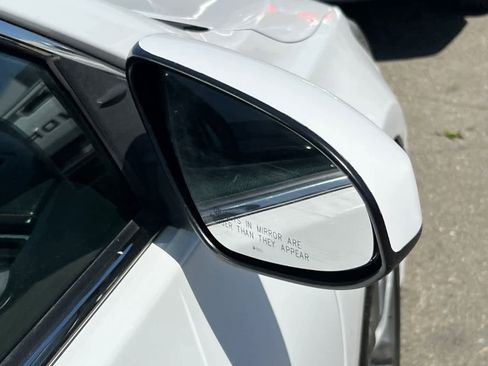 Used 2017 Toyota Camry SE image 16