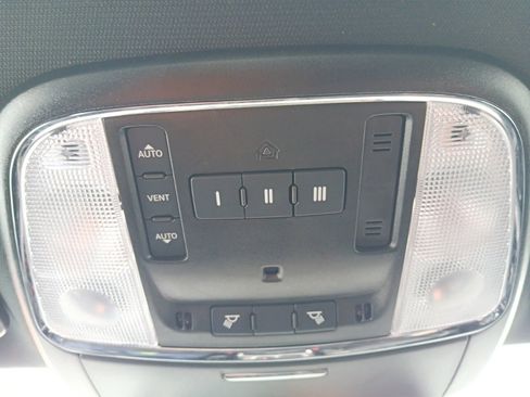 Used 2023 Dodge Charger SXT w/ Plus Group image 17