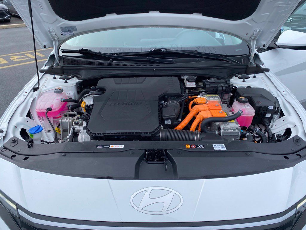 Certified 2026 Hyundai Elantra Hybrid FWD image 17