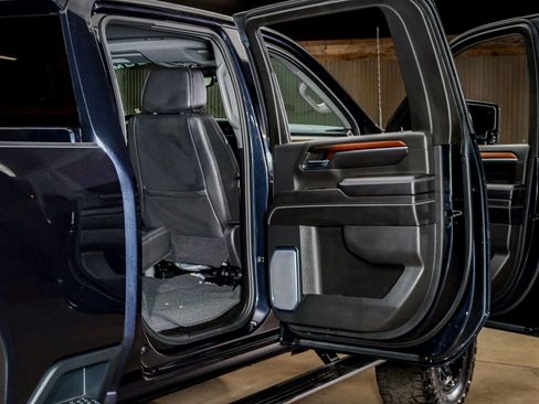 Used 2024 GMC Sierra 2500 Denali w/ Denali Reserve Package image 34