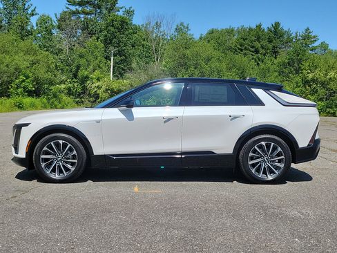 New 2025 Cadillac Lyriq Sport image 2