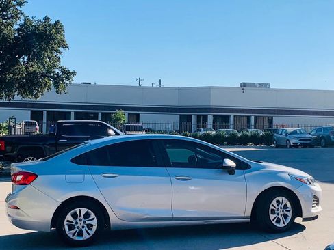 Used 2019 Chevrolet Cruze LS 4dr Sedan CVT image 10