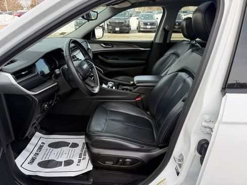 Used 2022 Jeep Grand Cherokee L Limited image 16