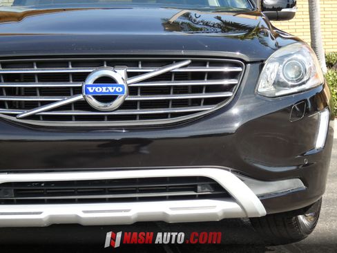 Used 2017 Volvo XC60 T5 Dynamic w/ Preferred Option Package FWD image 16