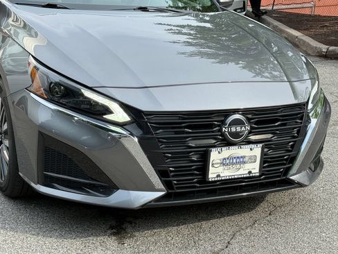 Used 2023 Nissan Altima 2.5 SV AWD/4WD image 8