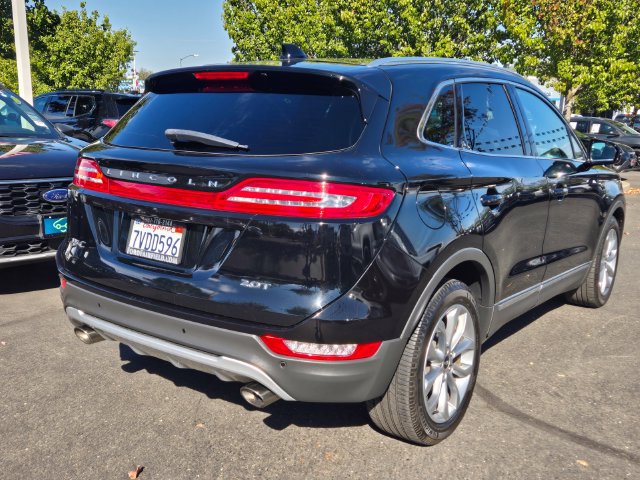 Used 2017 Lincoln MKC Select w/ Select Plus Package FWD image 4