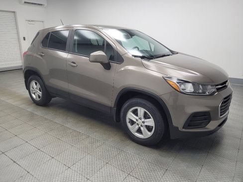 Used 2020 Chevrolet Trax LS w/ Tint and Cruise Package AWD/4WD image 11