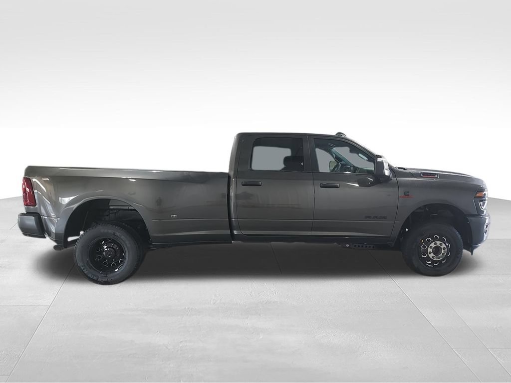 New 2026 RAM 3500 Big Horn AWD/4WD image 9