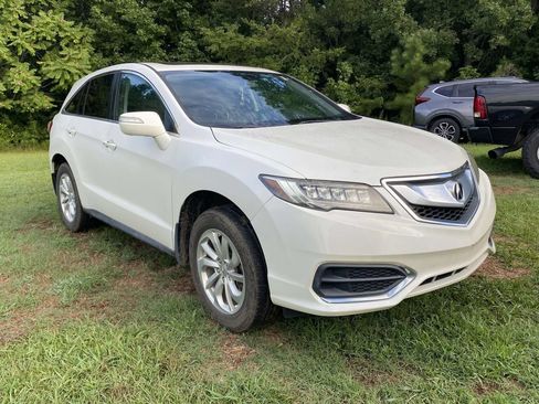 Used 2018 Acura RDX w/ Technology Package FWD image 3