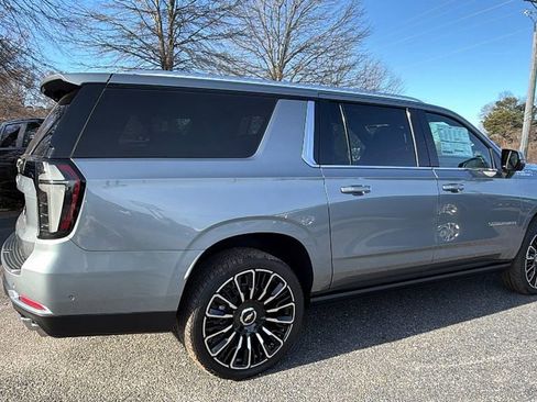 New 2026 Chevrolet Suburban High Country image 5