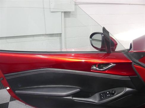 Used 2020 MAZDA MX-5 Miata RF Grand Touring image 18