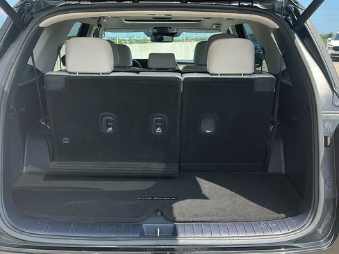 Used 2022 Hyundai Palisade SEL w/ 8P Bench Seat Package FWD image 38