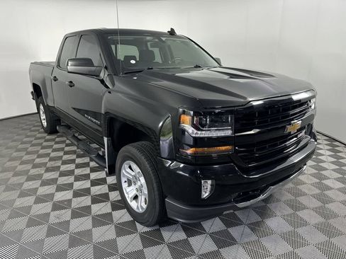Used 2018 Chevrolet Silverado 1500 LT w/ All Star Edition image 2