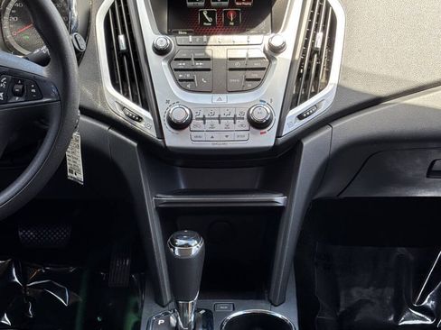 Used 2017 GMC Terrain SLE FWD image 24