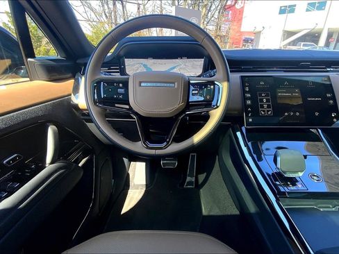 Used 2025 Land Rover Range Rover Sport Dynamic SE AWD/4WD image 5