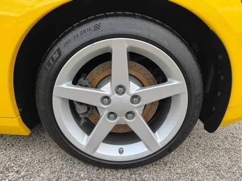Used 2006 Chevrolet Corvette Coupe w/ Preferred Equipment Group RWD image 12