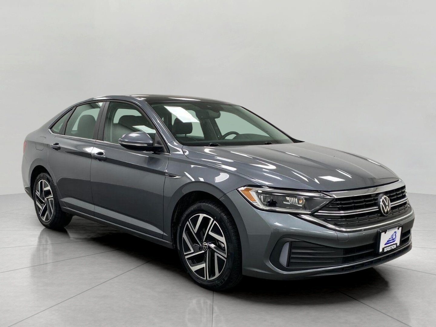 Used 2024 Volkswagen Jetta SEL FWD image 1