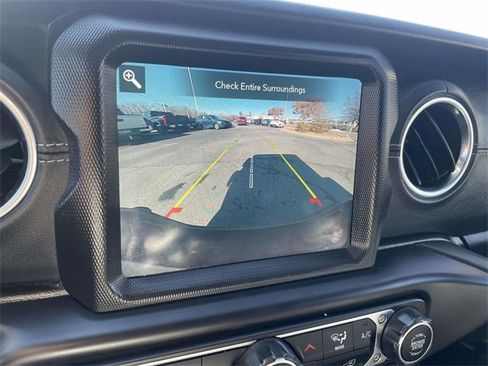Used 2020 Jeep Gladiator Overland image 29