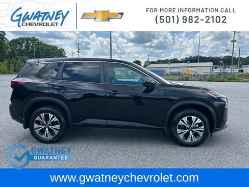 Used 2022 Nissan Rogue SV FWD image 4