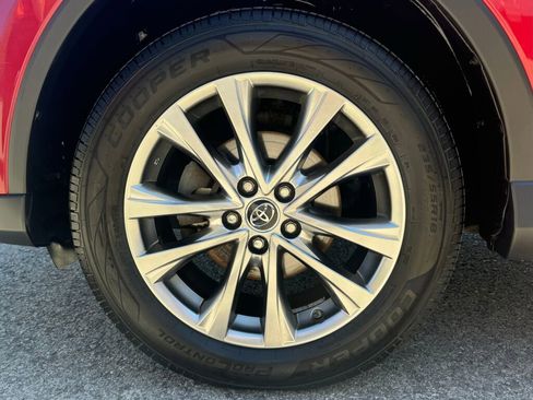 Used 2016 Toyota RAV4 Limited image 9