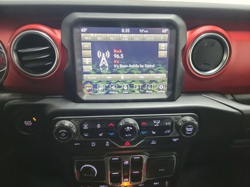 Used 2022 Jeep Wrangler Unlimited Rubicon w/ Cold Weather Group image 30