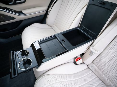 Used 2022 Mercedes-Benz S 500 4MATIC w/ Warmth & Comfort Package image 48