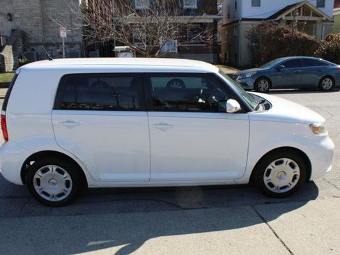 Used 2009 Scion xB image 4