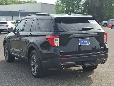 Certified 2023 Ford Explorer XLT w/ Equipment Group 202A AWD/4WD image 4