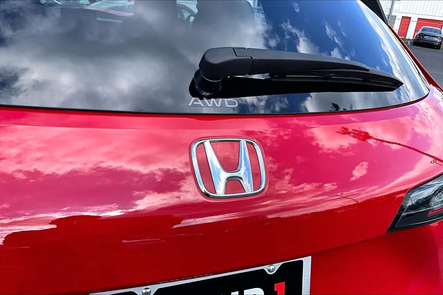 Used 2025 Honda HR-V Sport image 30