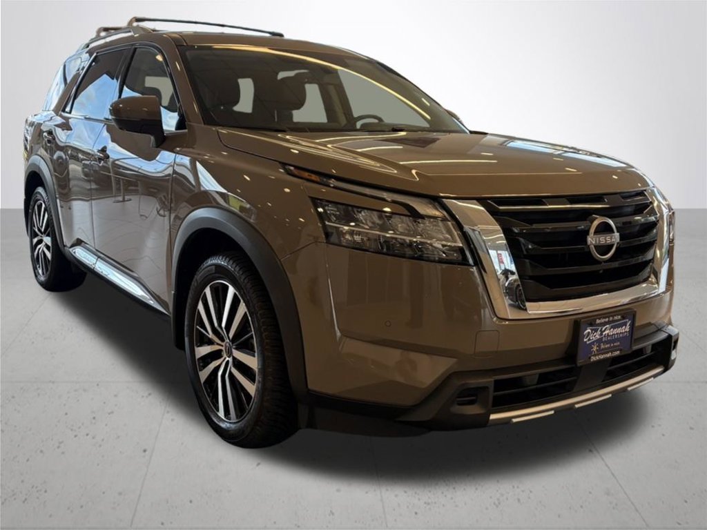 Used 2023 Nissan Pathfinder Platinum AWD/4WD image 5