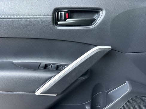 Certified 2025 Toyota Corolla Cross LE FWD image 11