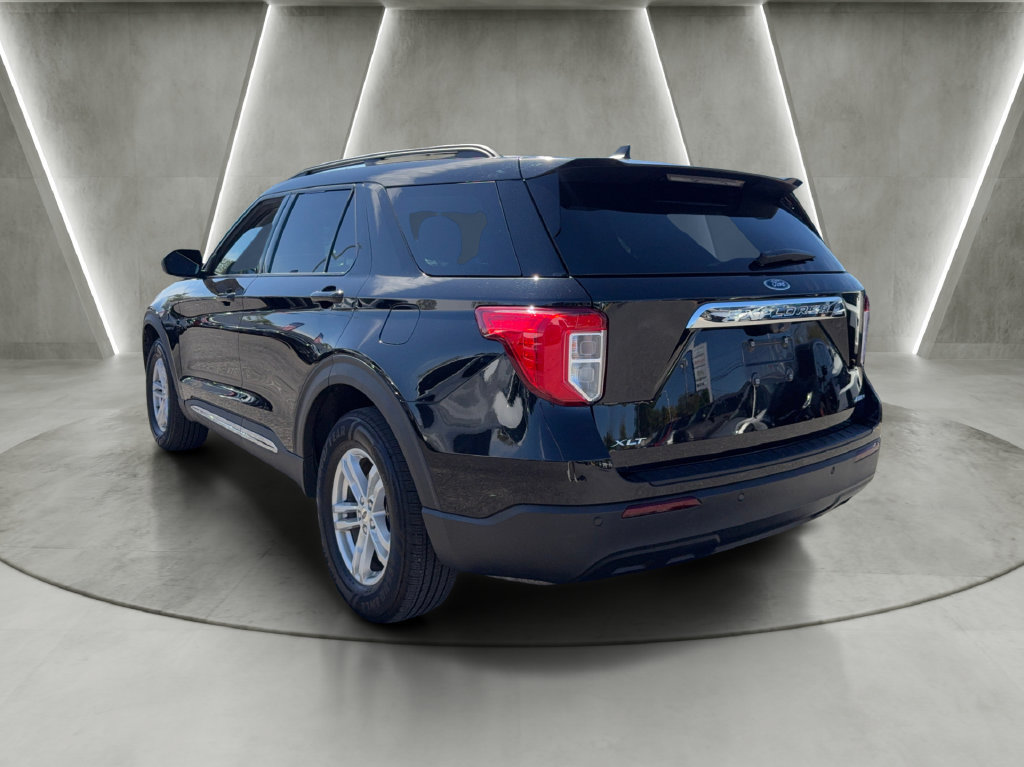 Used 2022 Ford Explorer XLT AWD/4WD image 5