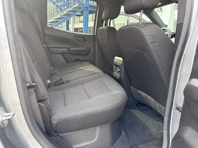 Used 2025 Chevrolet Colorado Trail Boss AWD/4WD image 33