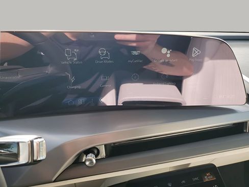 New 2026 Cadillac Vistiq Sport image 38