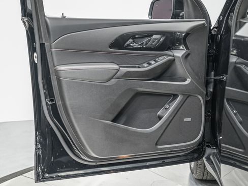 Used 2023 Chevrolet Traverse RS image 13