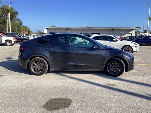 Used 2024 Tesla Model Y Long Range image 7