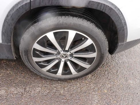 Used 2022 Mercedes-Benz GLB 250 4MATIC image 9
