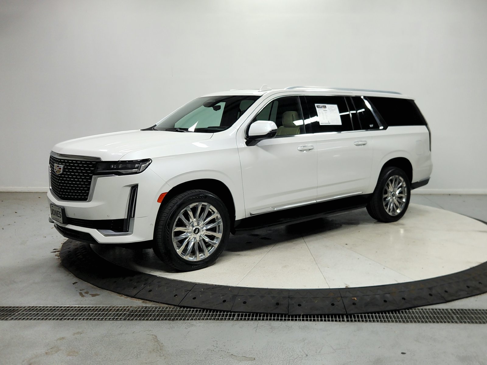 Used 2021 Cadillac Escalade ESV Premium Luxury AWD/4WD image 4