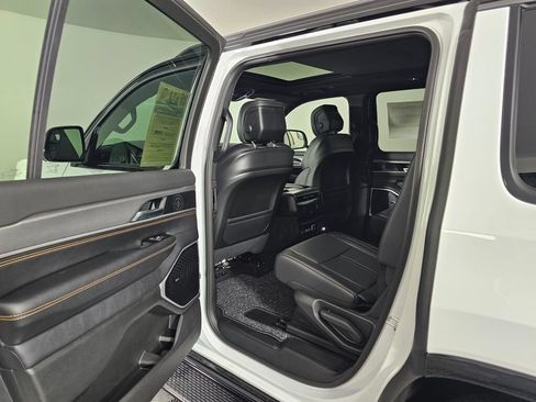 New 2026 Jeep Grand Wagoneer 4WD image 34